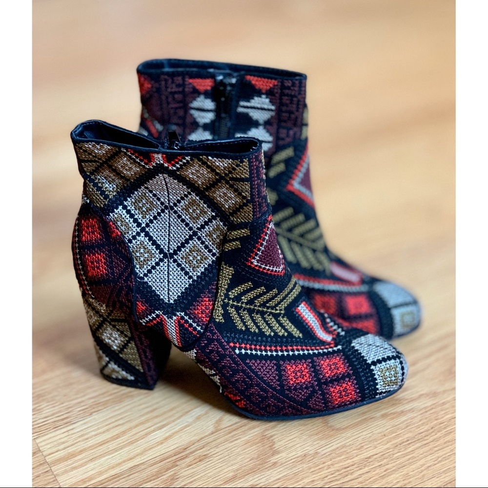 Rampage | “Nadya” Embroidered Bootie | Size 8